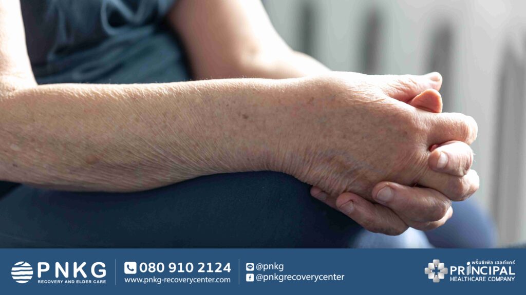 Essential Tremor คืออะไร อาการสั่นทั้งตัวที่ไม่ใช่ความเครียด